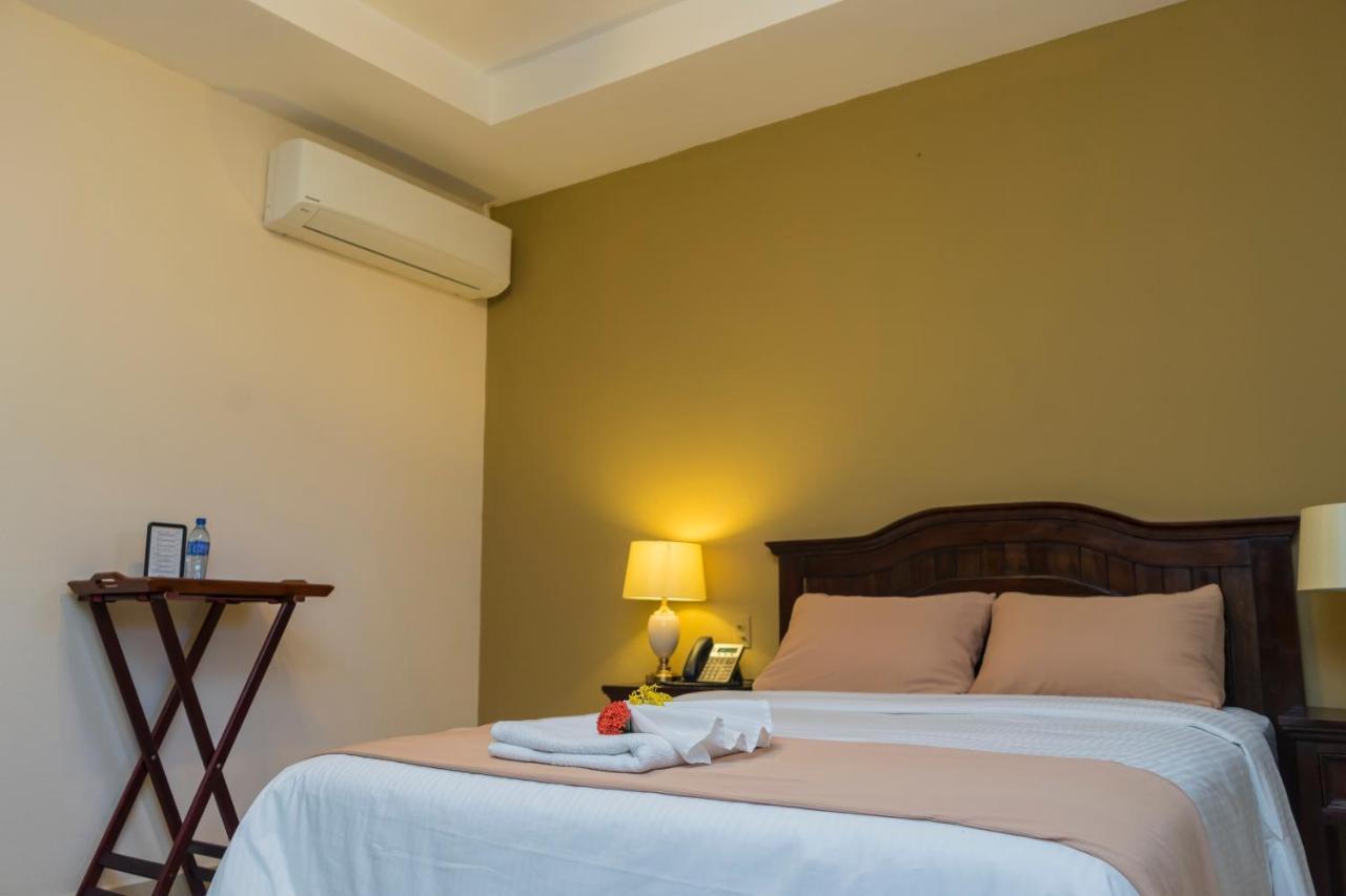 Farallones Hotel Chinandega Extérieur photo
