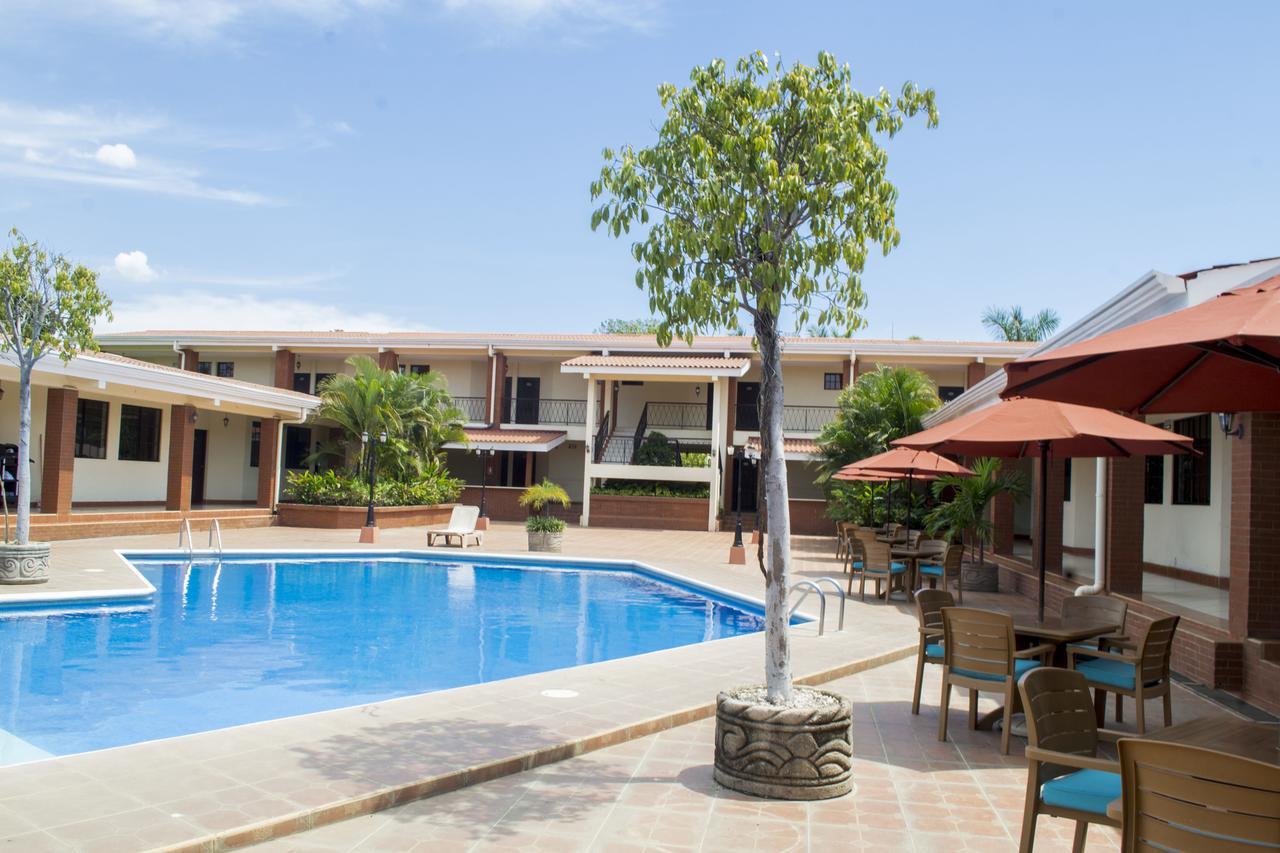 Farallones Hotel Chinandega Extérieur photo
