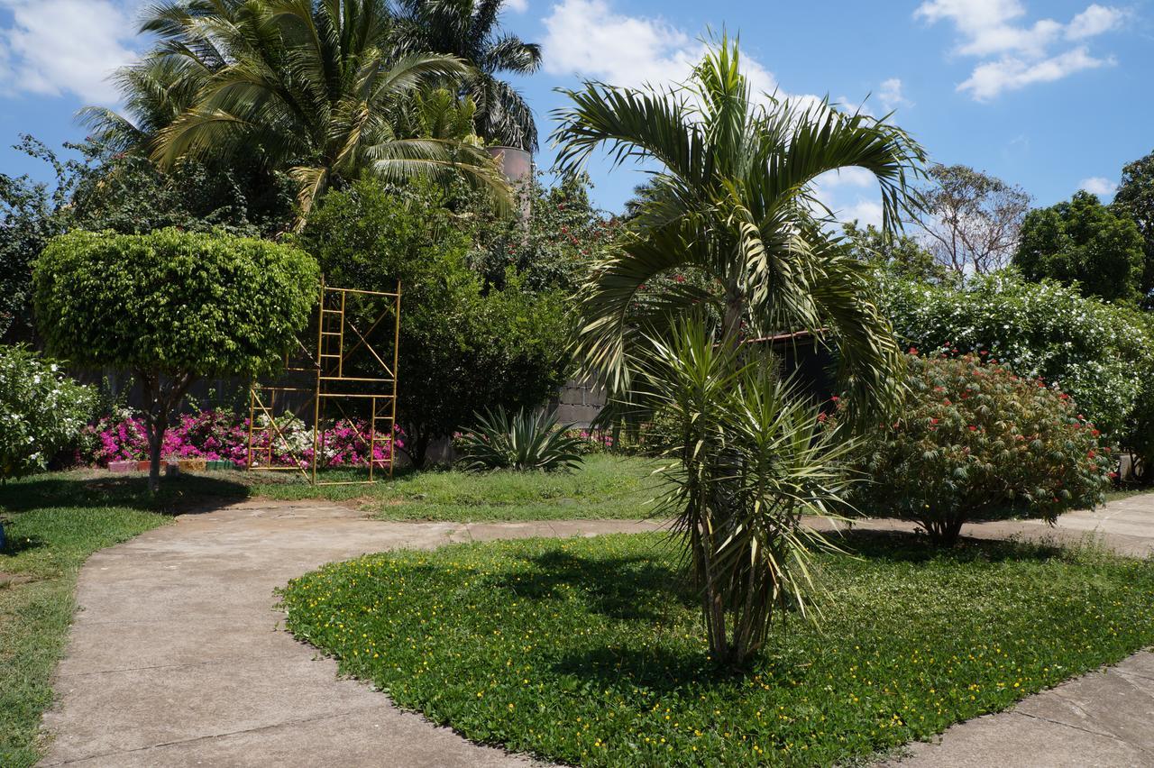 Farallones Hotel Chinandega Extérieur photo