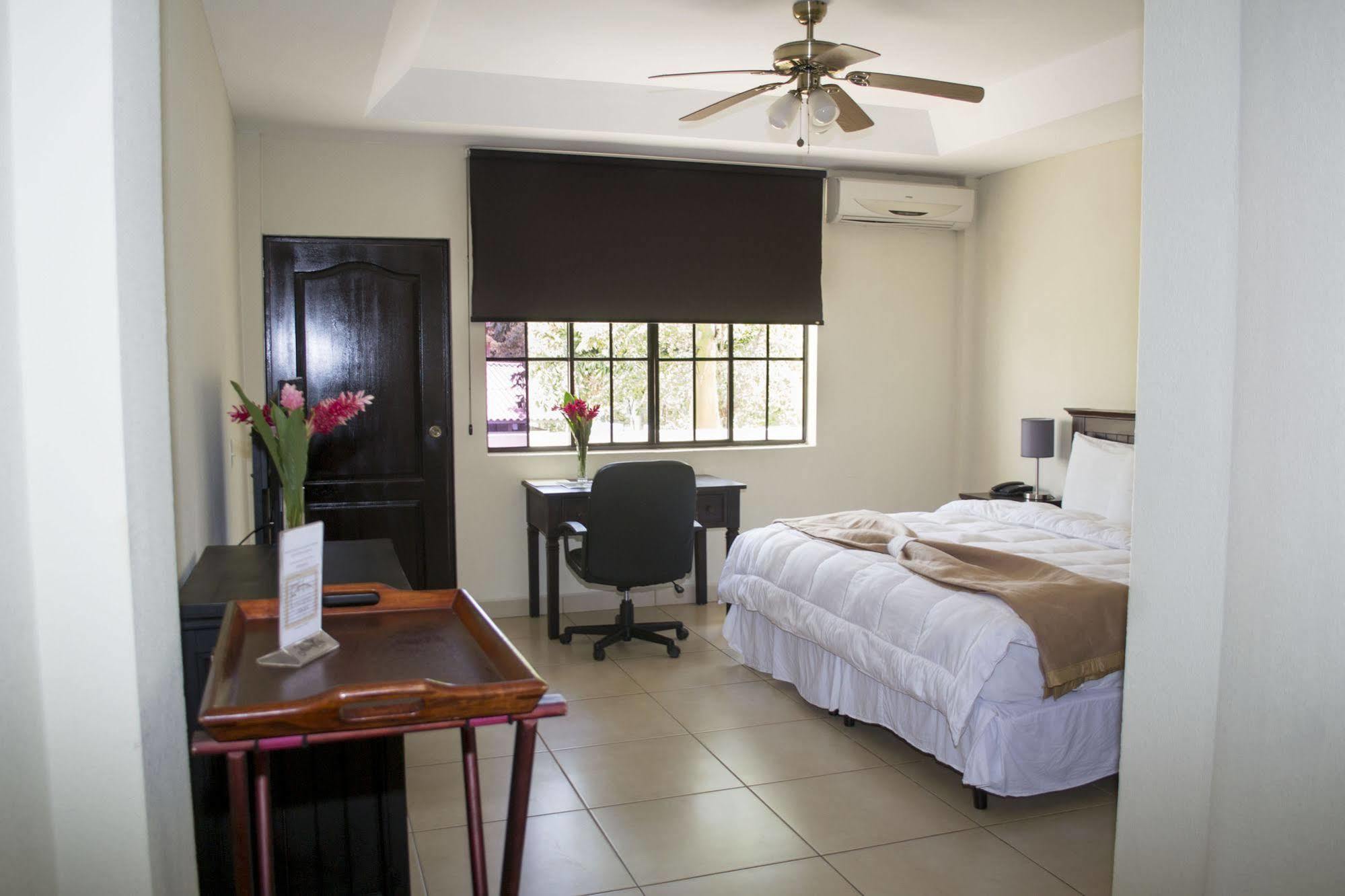 Farallones Hotel Chinandega Extérieur photo