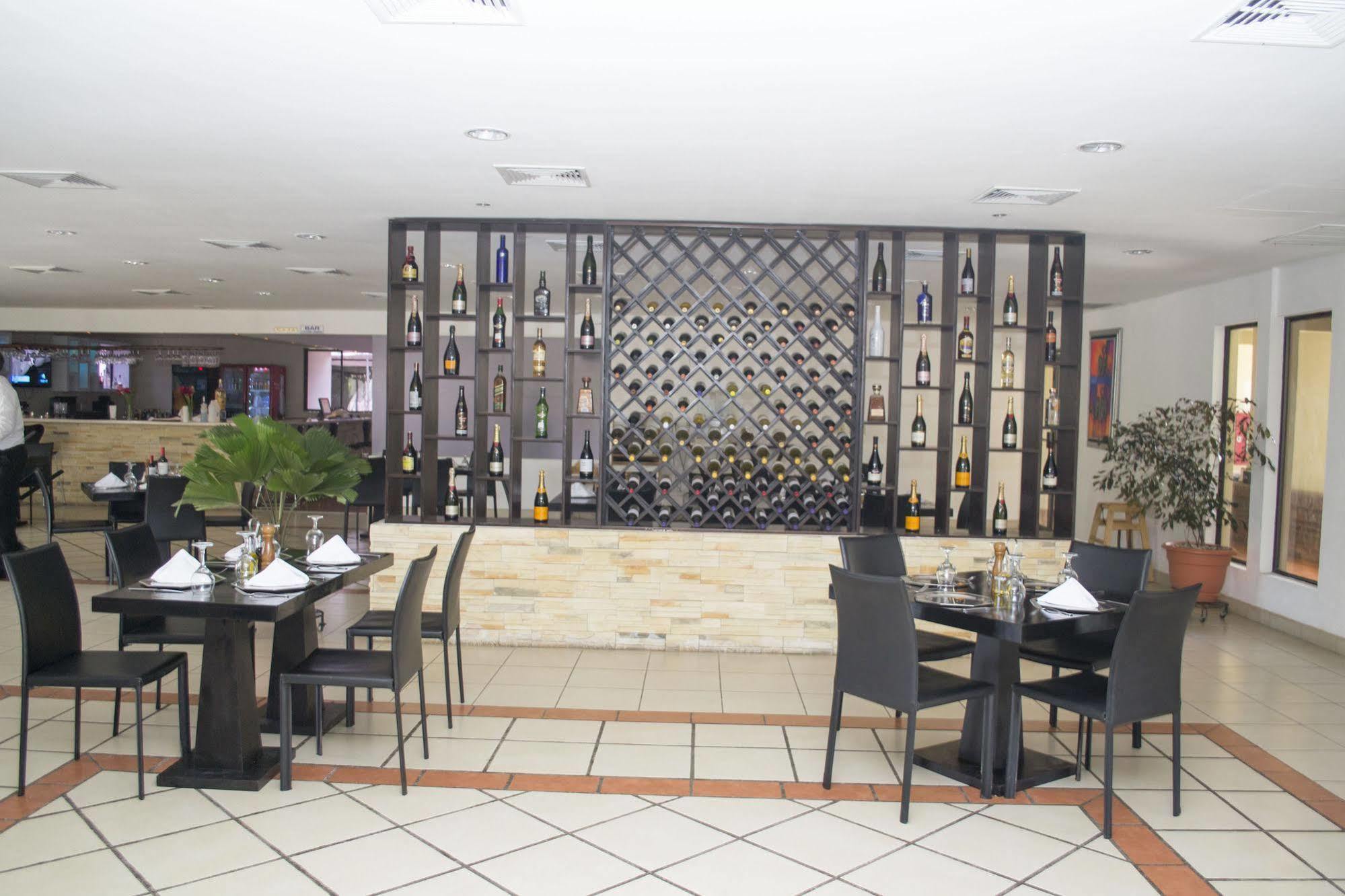 Farallones Hotel Chinandega Extérieur photo