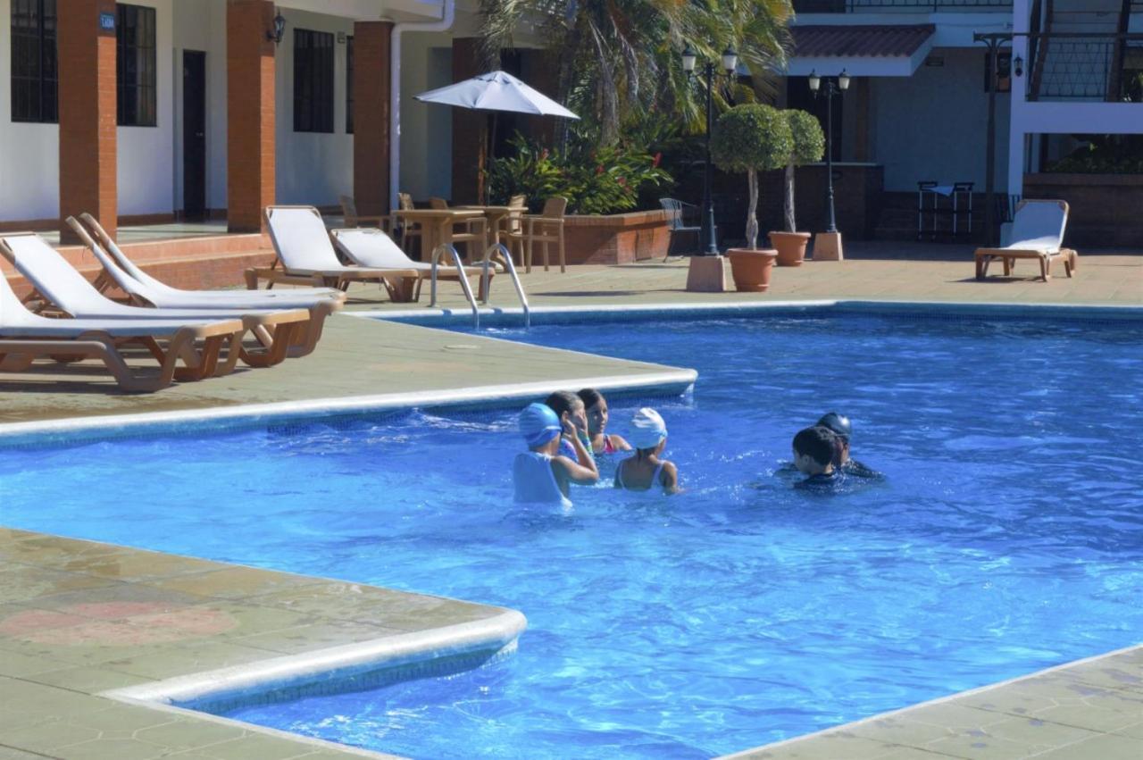 Farallones Hotel Chinandega Extérieur photo