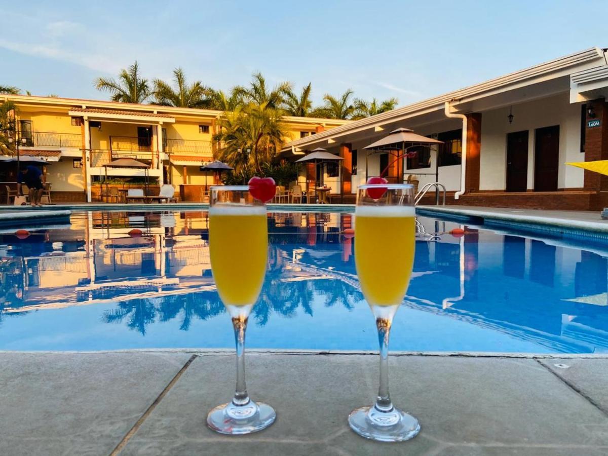 Farallones Hotel Chinandega Extérieur photo