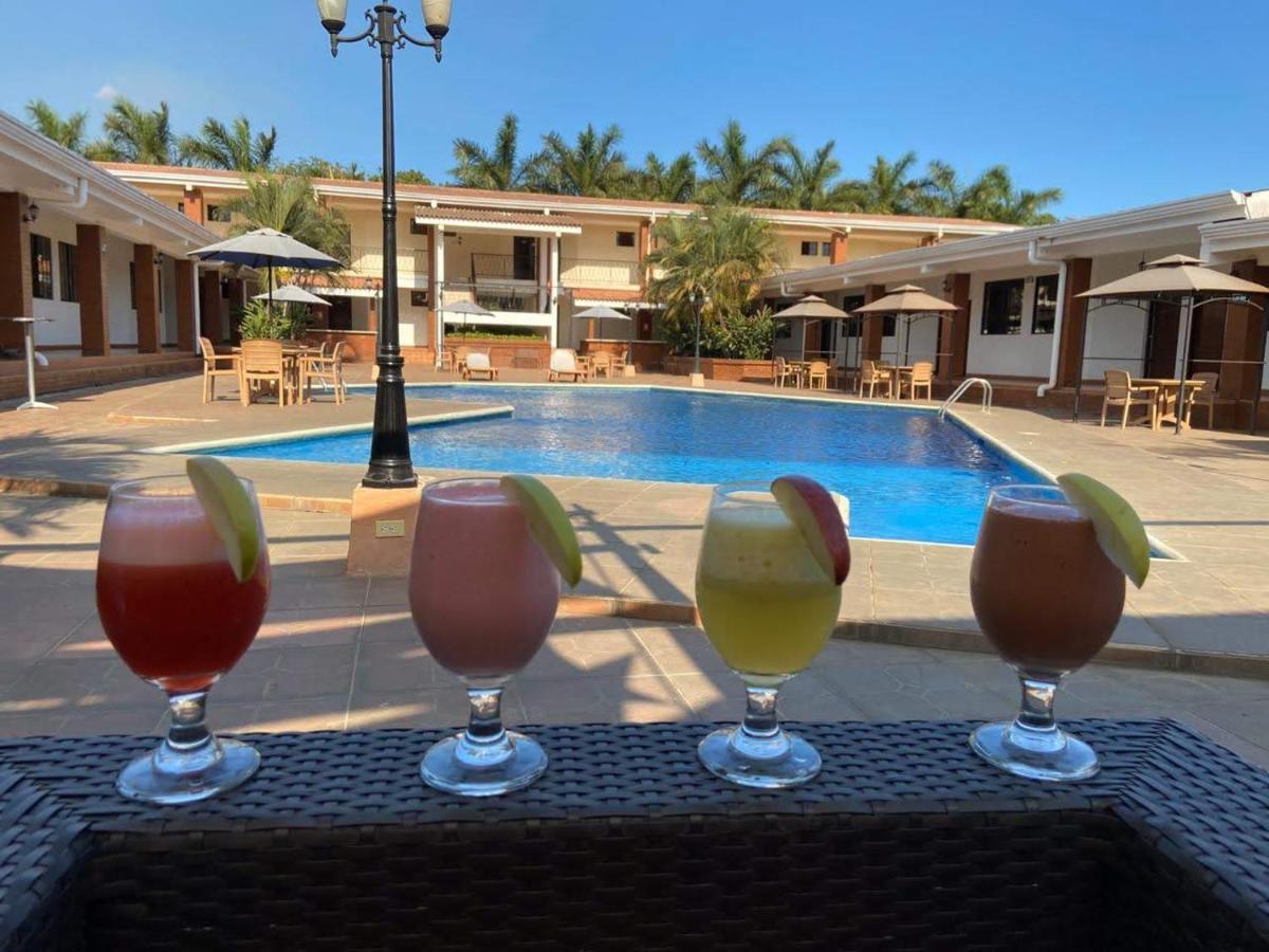 Farallones Hotel Chinandega Extérieur photo