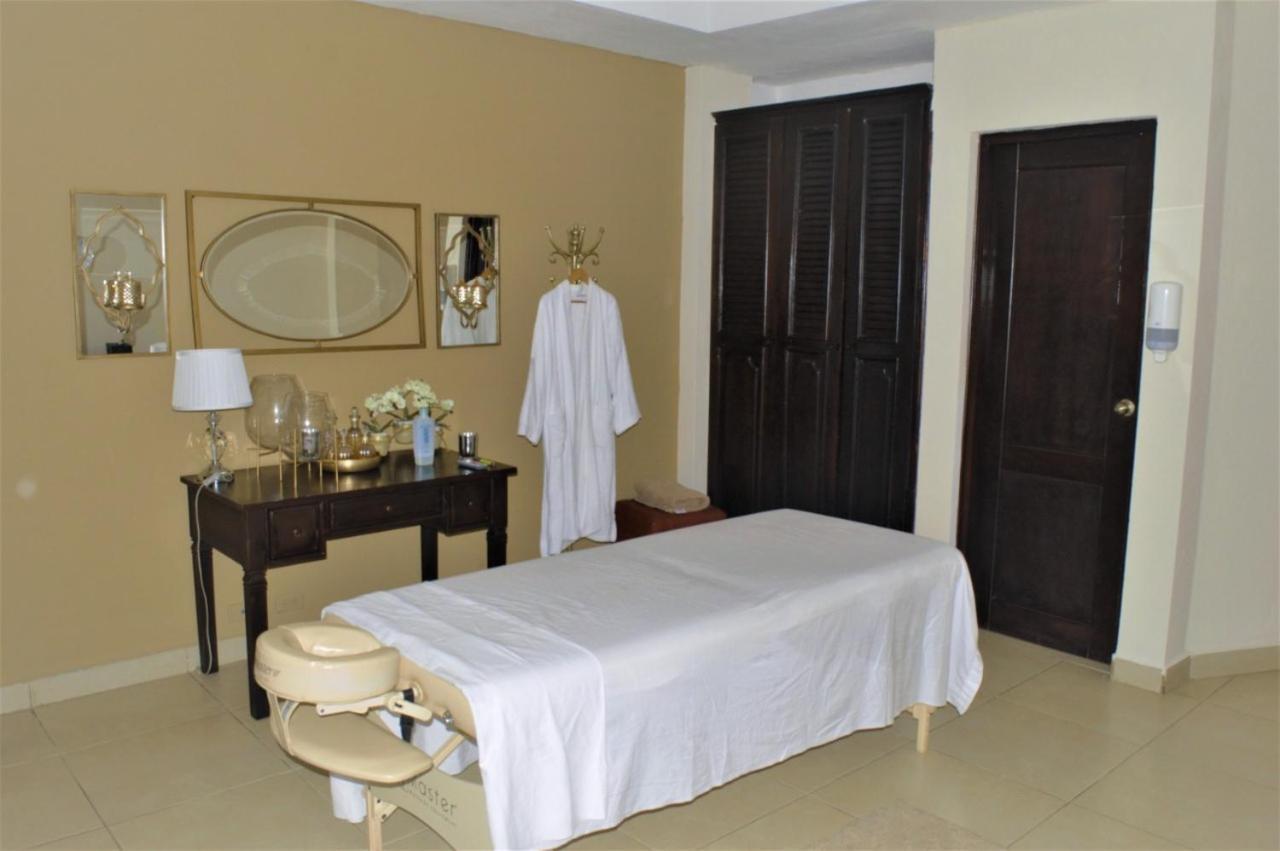 Farallones Hotel Chinandega Extérieur photo
